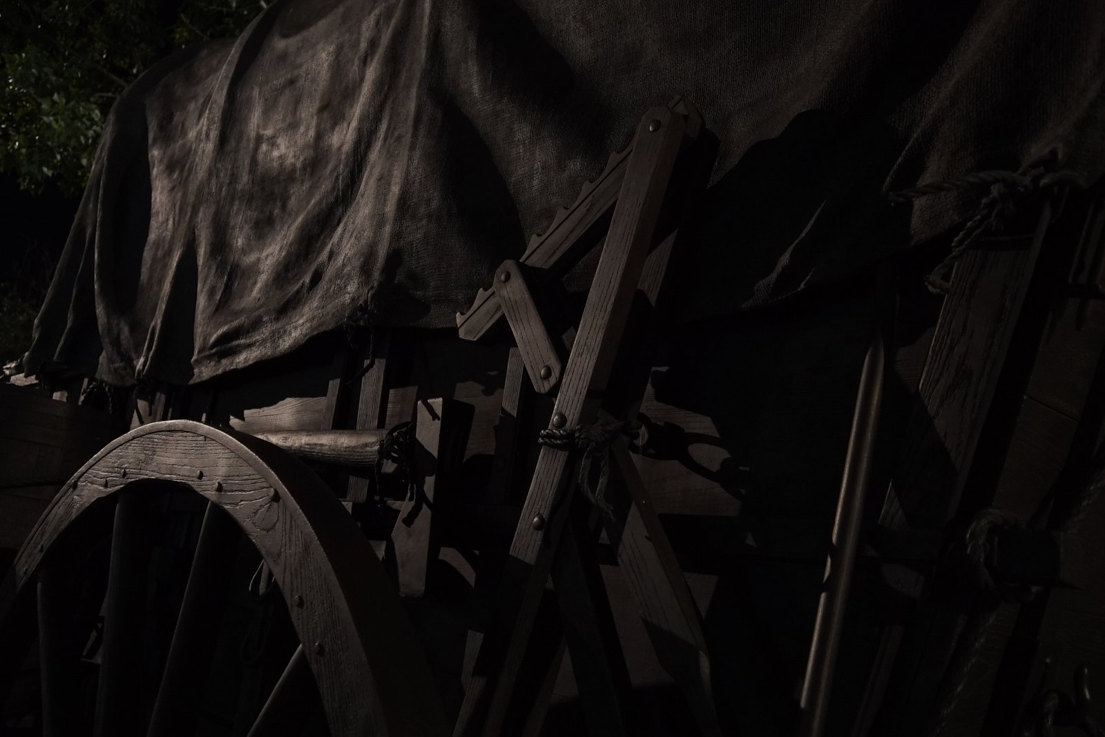 What you're looking at right now, is seriously all metal. Not cloth, wood, and rope just painted black.Metal, rendered at slightly larger than actual size.&nbsp;Let that sink in.&nbsp;Cool. Let's continue.